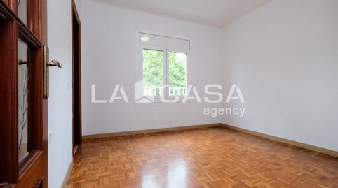 Foto 4 de Piso en venta en El Turó de la Peira, Barcelona