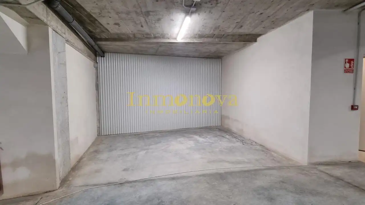 Casa adosada en venta en Nigrán con Calefacción, Jardín privado y Terraza
