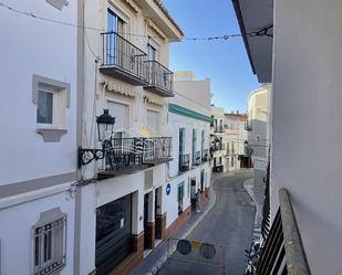 Vista exterior de Casa o xalet en venda en Nerja amb Terrassa