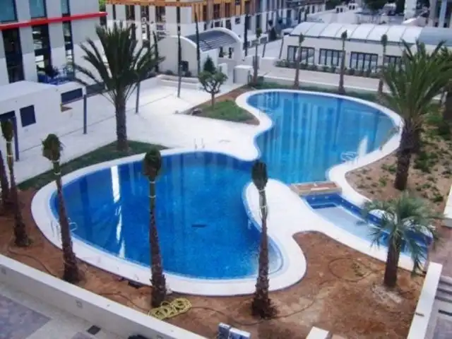 Piscina de Pis de lloguer en Valencia amb Aire condicionat, Calefacció i Jardí privat