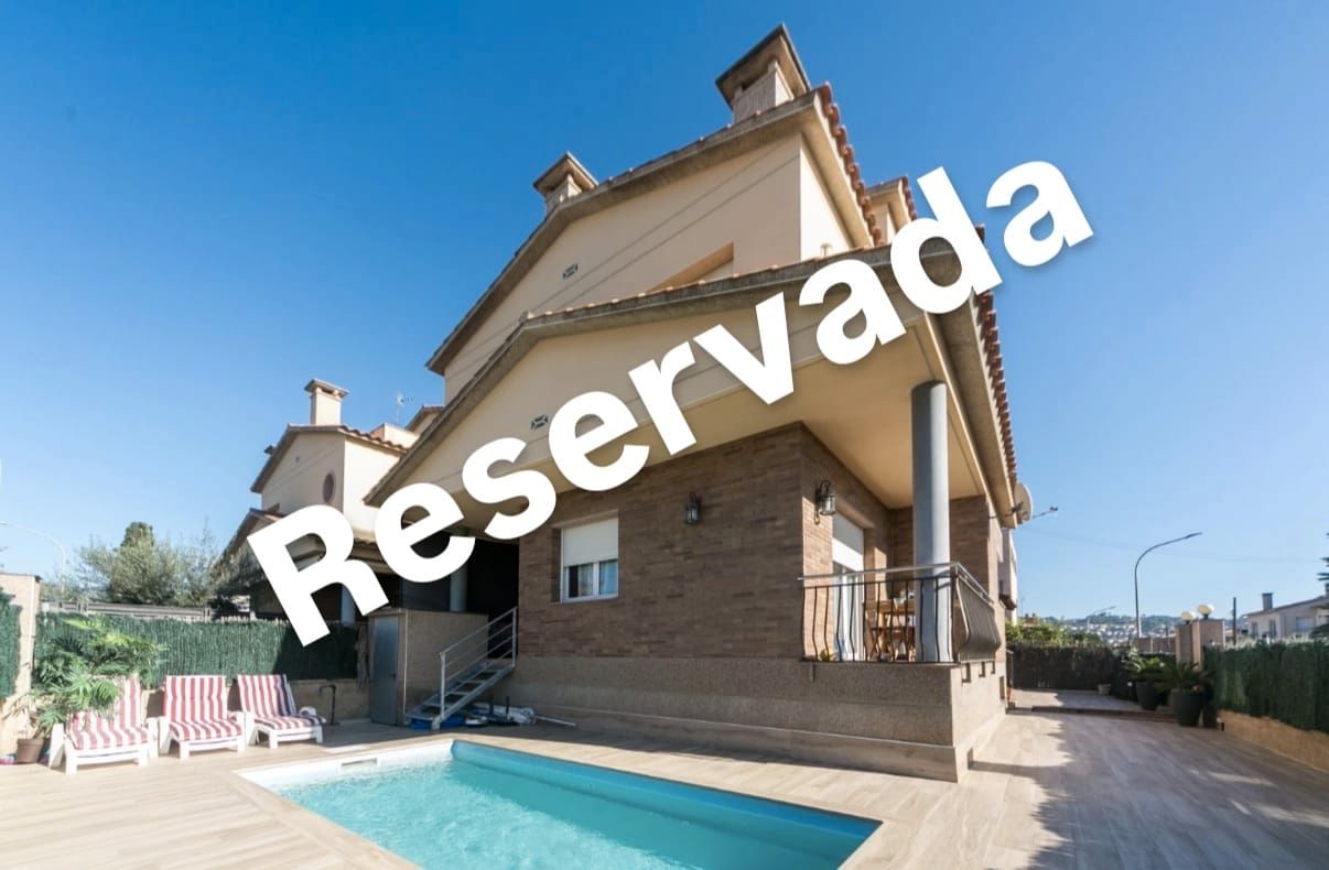 Exterior view of Houses for sale in Abrera  with Air Conditioner, Heating and Private garden