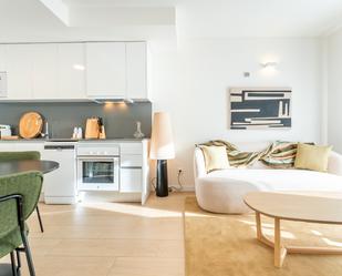 Sala d'estar de Apartament de lloguer en  Madrid Capital amb Aire condicionat, Calefacció i Terrassa