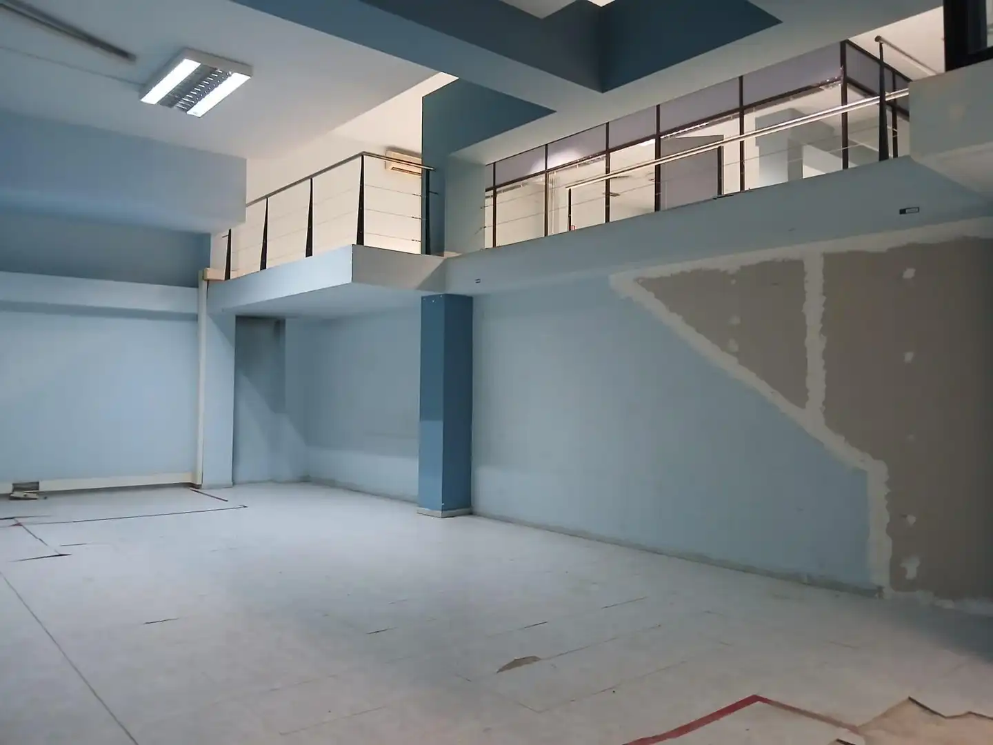 Local comercial en venda a Sants - Montjuïc, imagen 2