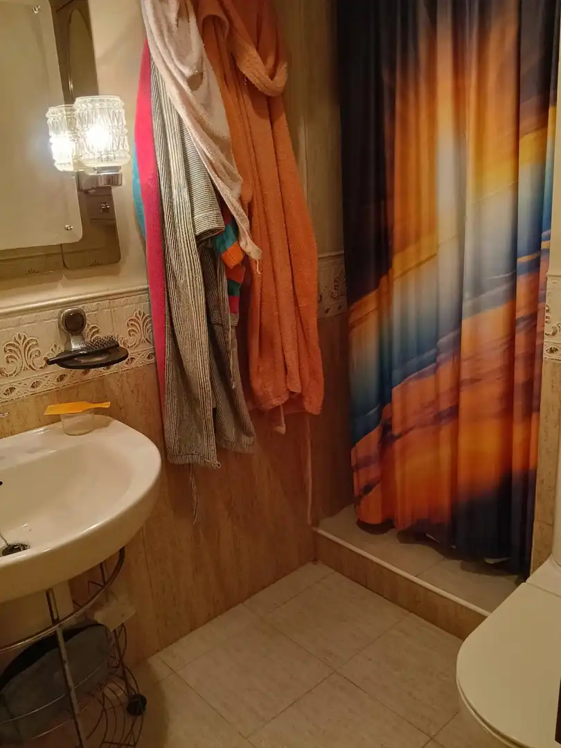 Bany de Apartament de lloguer en Cullera amb Aire condicionat, Terrassa i Moblat