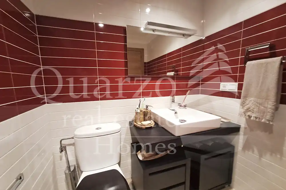 Baño de Casa adosada en venta en Plasencia con Calefacción, Terraza y Balcón