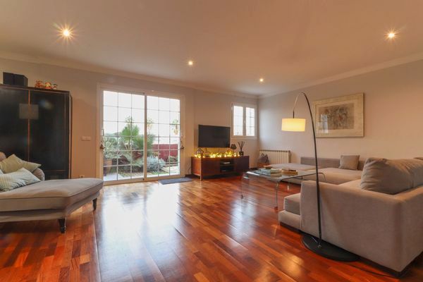 Sala d'estar de Casa o xalet en venda en Santa Brígida amb Traster i Moblat