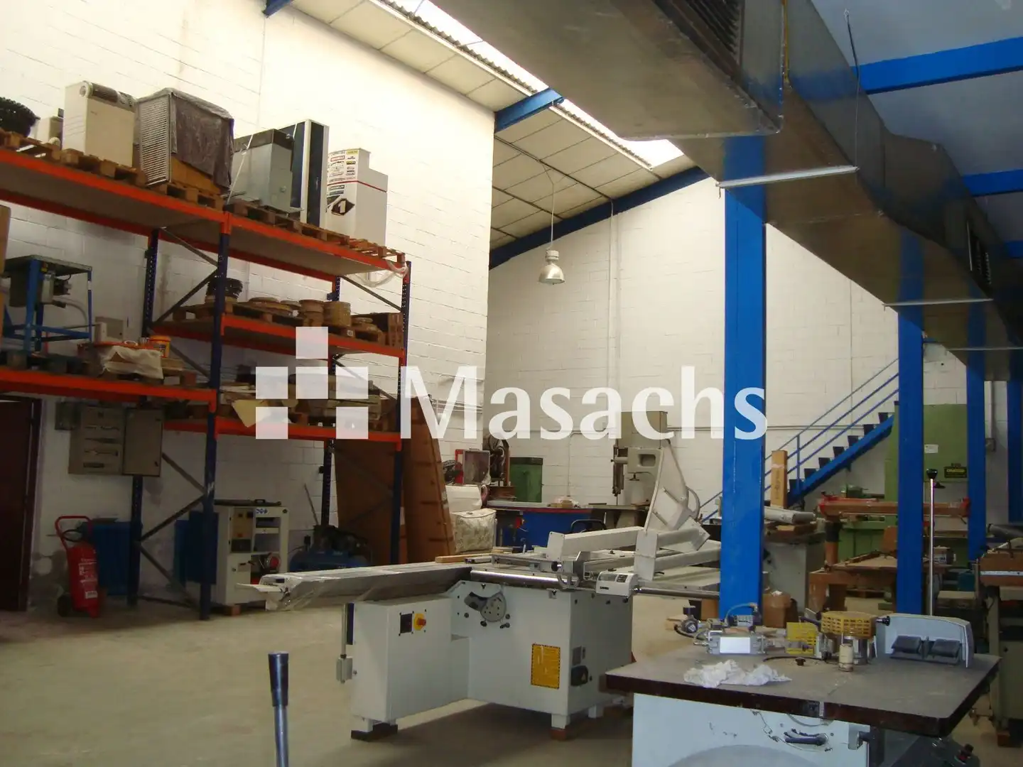 Vista exterior de Nave industrial en venta en Alcobendas