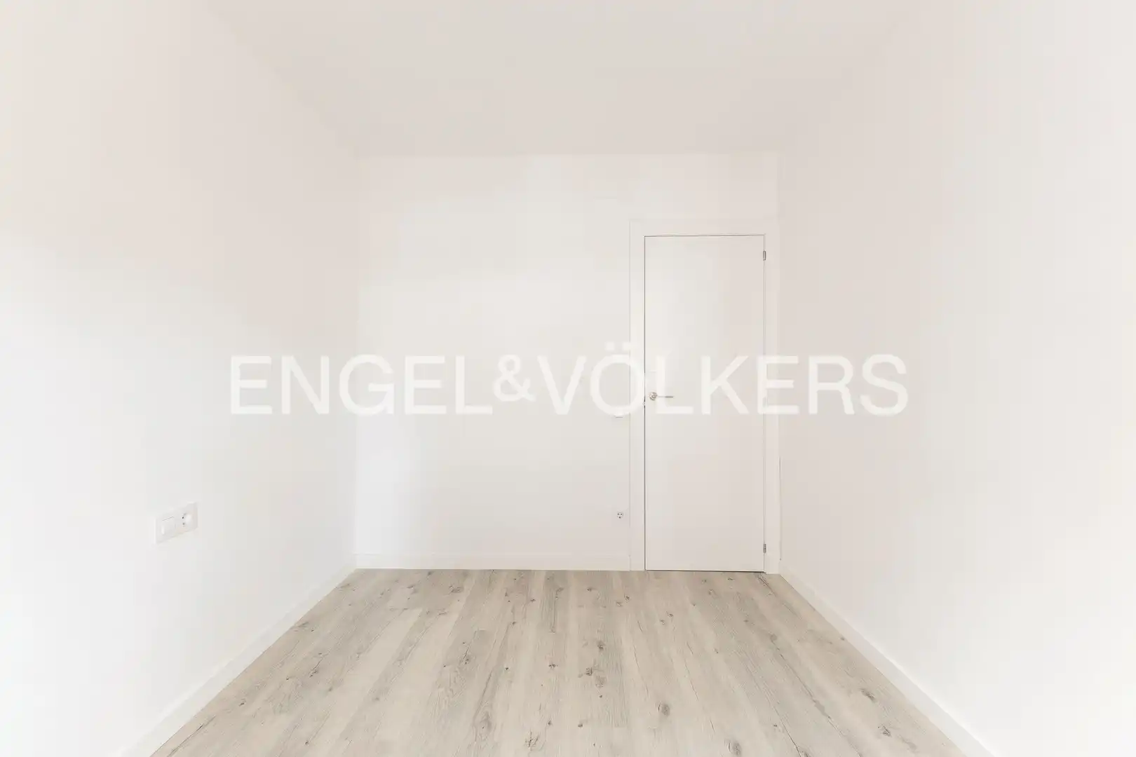 Habitación de Piso en venta en Barcelona con Aire acondicionado, Calefacción y Balcón