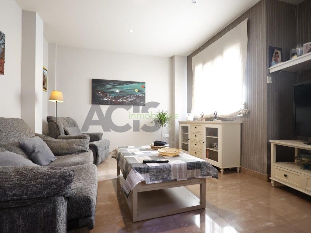 Casa adosada en venda a Sants Patrons