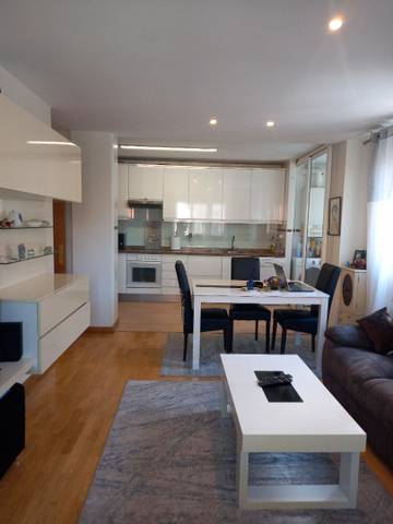 Piso en Venta en Calle Concejo de Colunga, 4 en Viesques