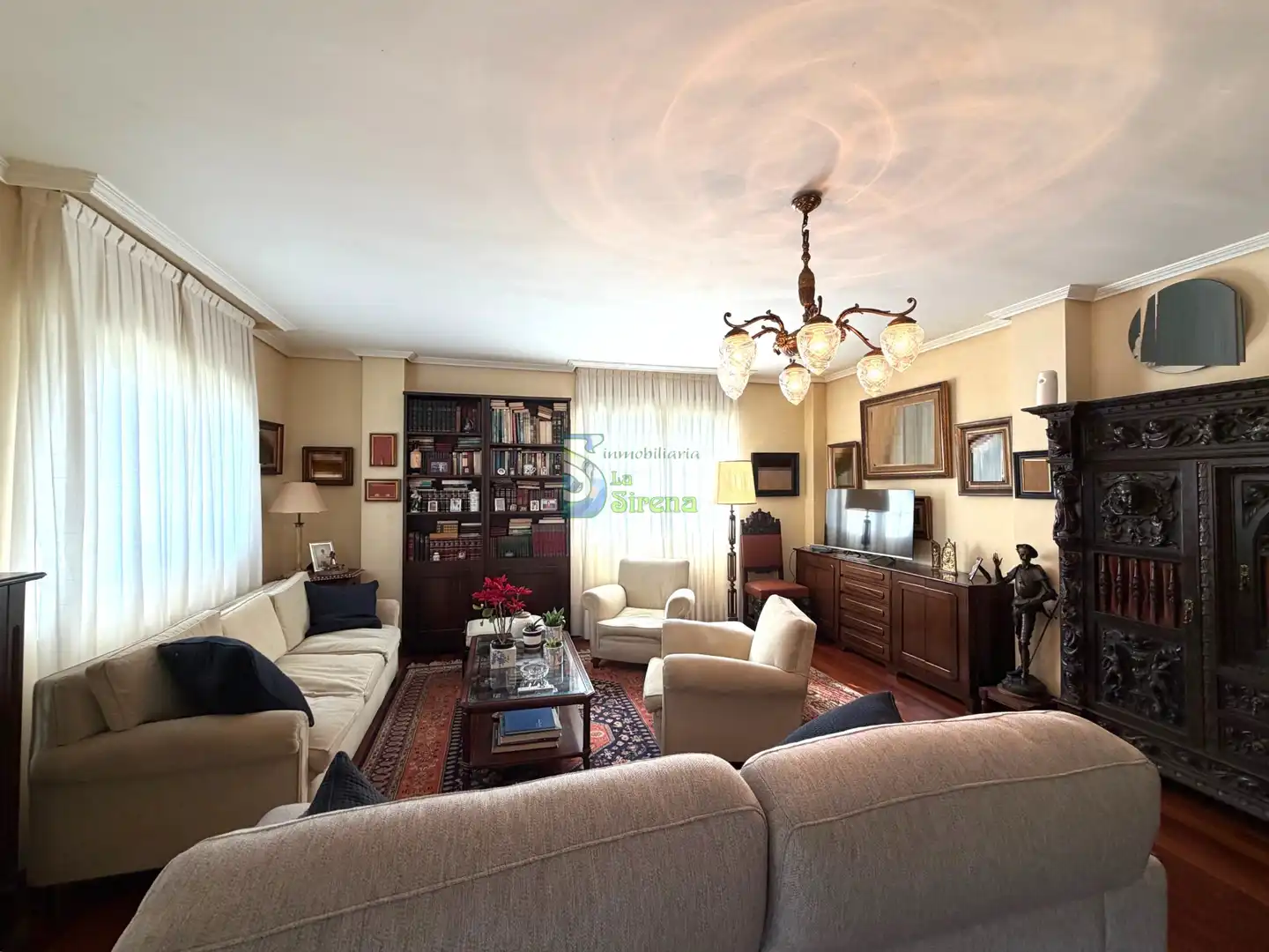 Sala de estar de Casa o chalet en venta en Castro-Urdiales con Calefacción, Jardín privado y Terraza