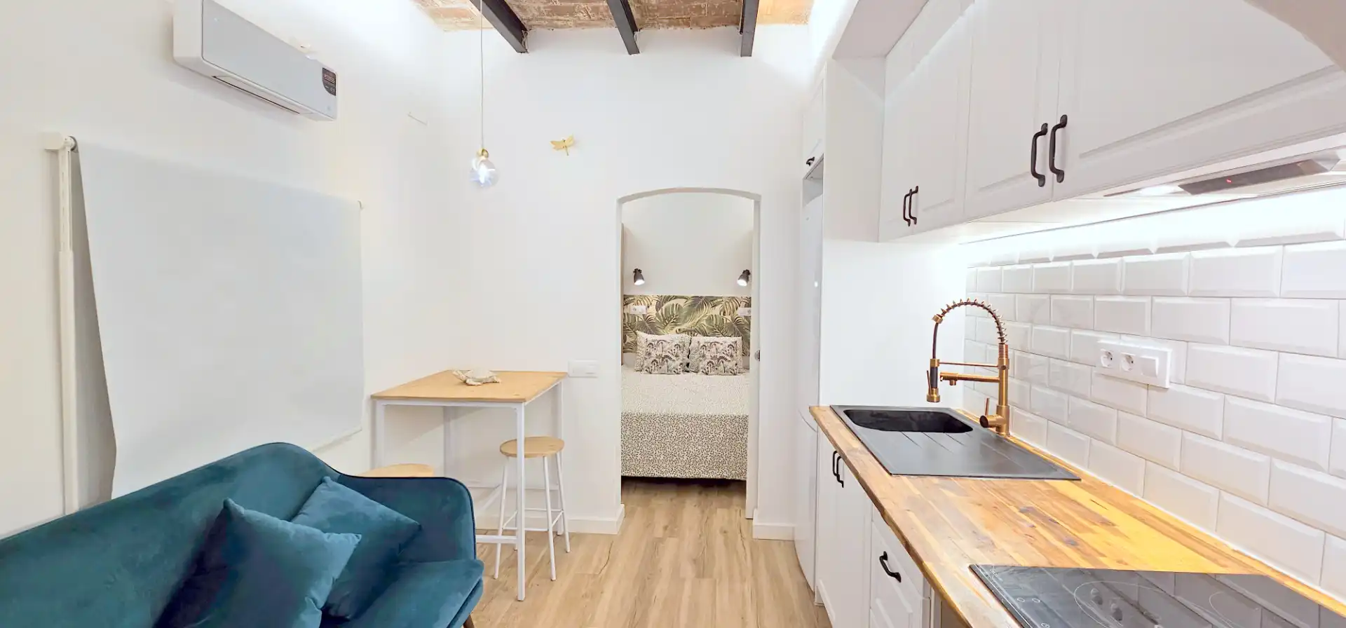Cocina de Planta baja de alquiler en Barcelona con Aire acondicionado, Calefacción y Parquet