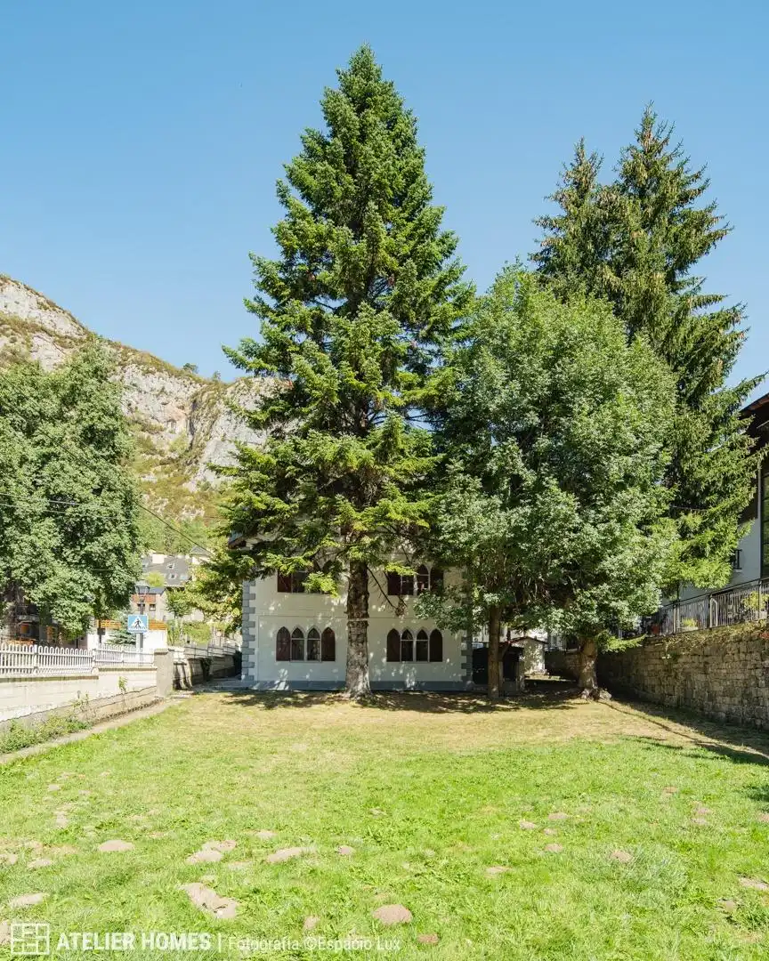 Exterior view of Houses for sale in Canfranc, Huesca