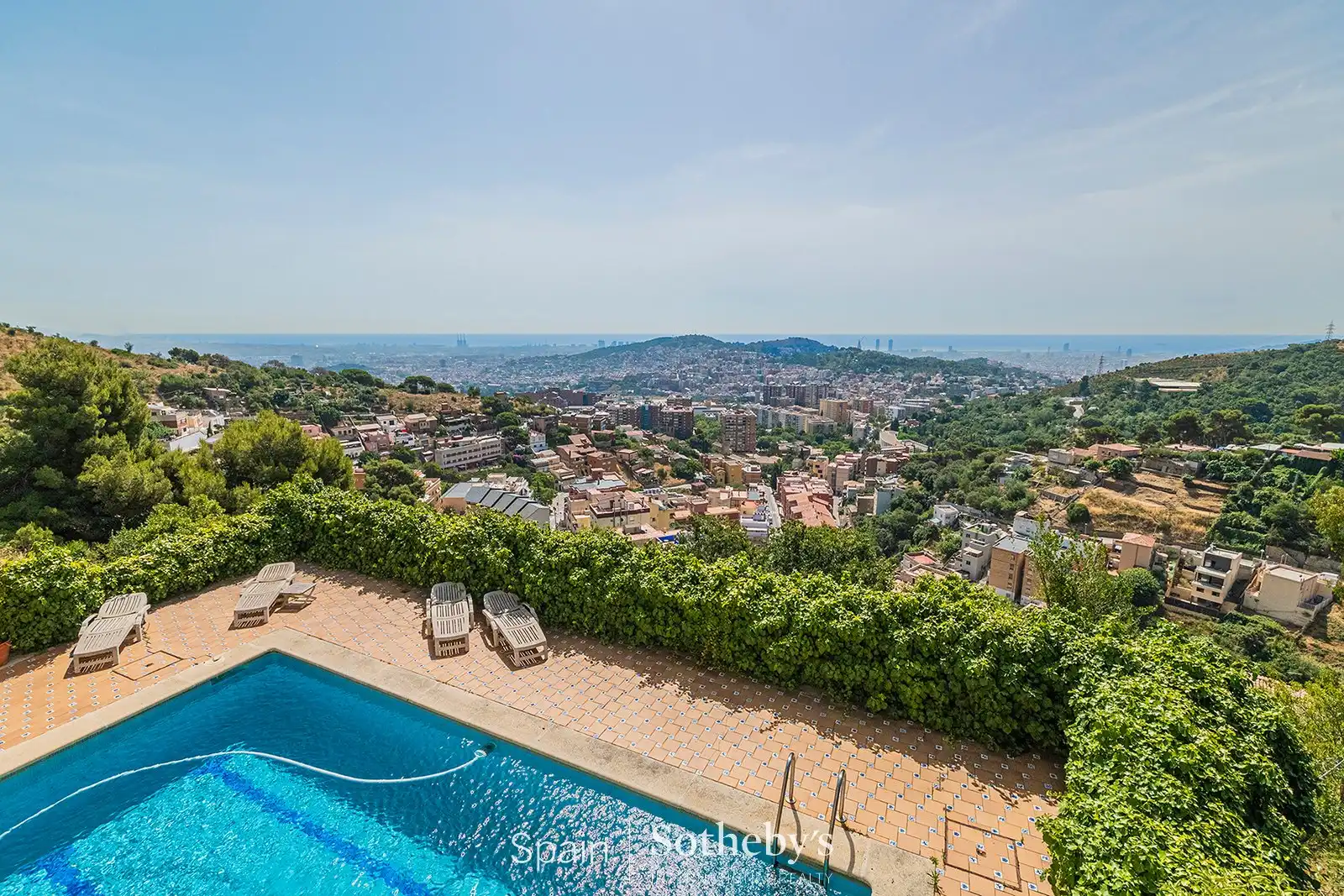 Piscina de Casa o xalet en venda en Barcelona amb Aire condicionat, Calefacció i Jardí privat