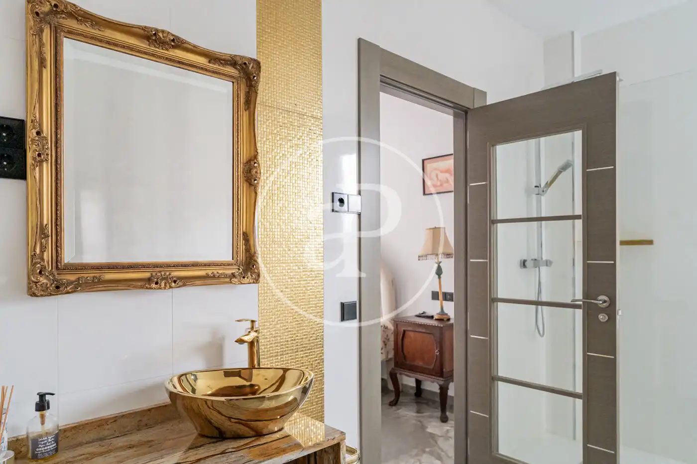 Baño de Casa adosada en venta en Pozuelo de Alarcón con Aire acondicionado, Calefacción y Jardín privado
