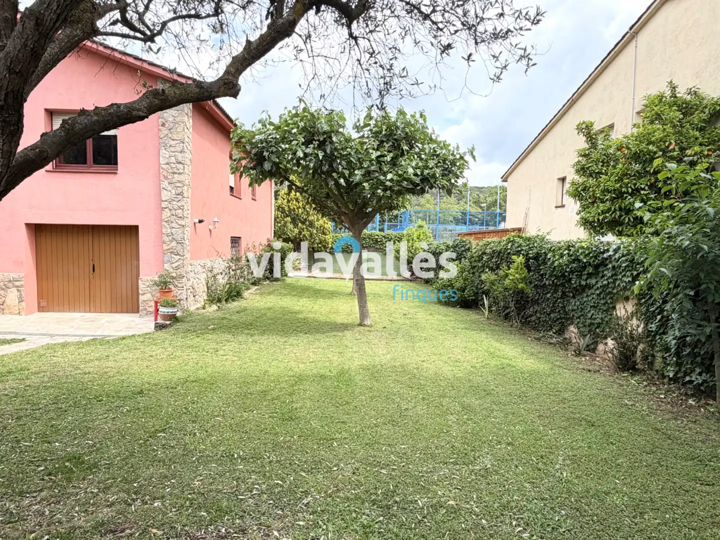 Casa amb terrassa en venda a Carrer Fluvià, imagen 7