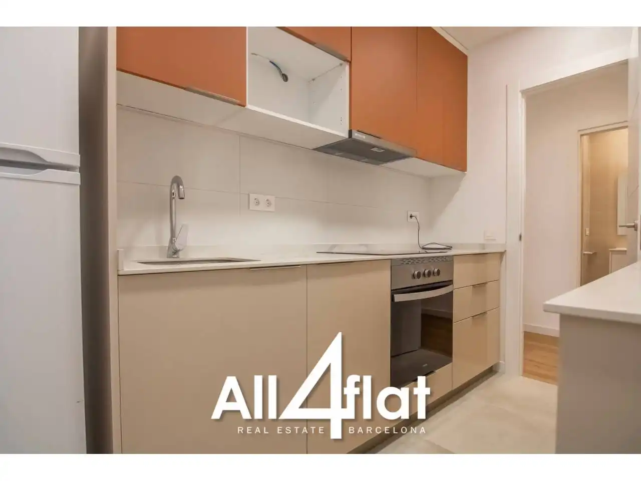 Kitchen of Flat for rent in Barcelona  with Air Conditioner and Alarm