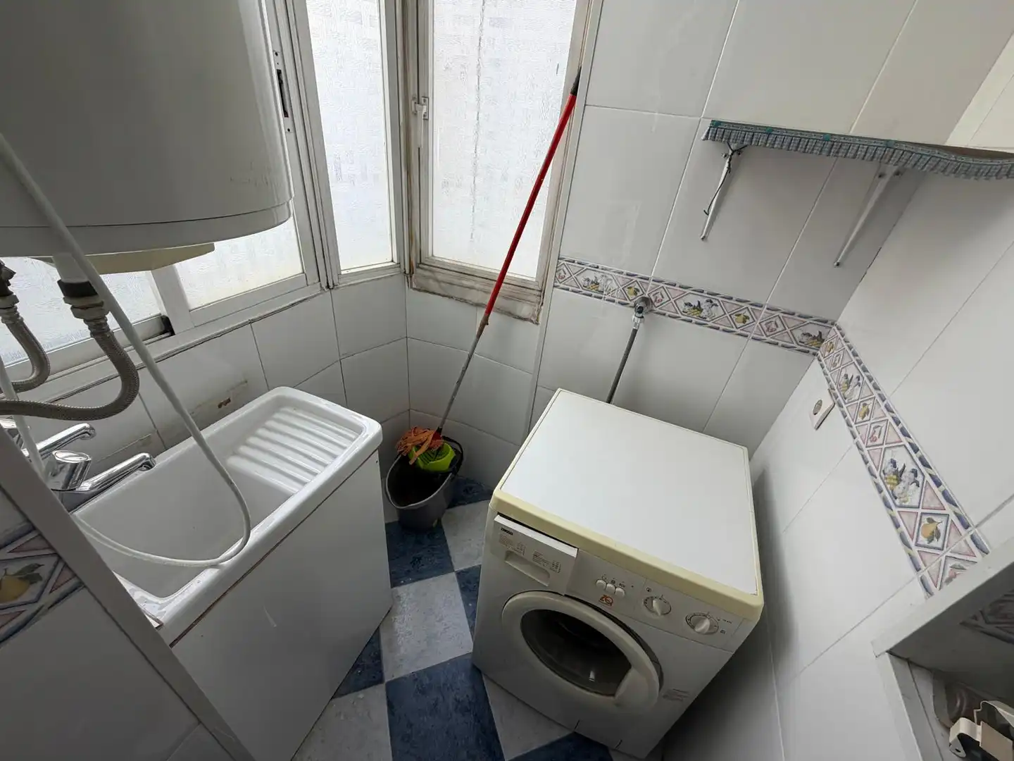 Bathroom of Flat for sale in Jaén  with Air Conditioner, Furnished and Balcony