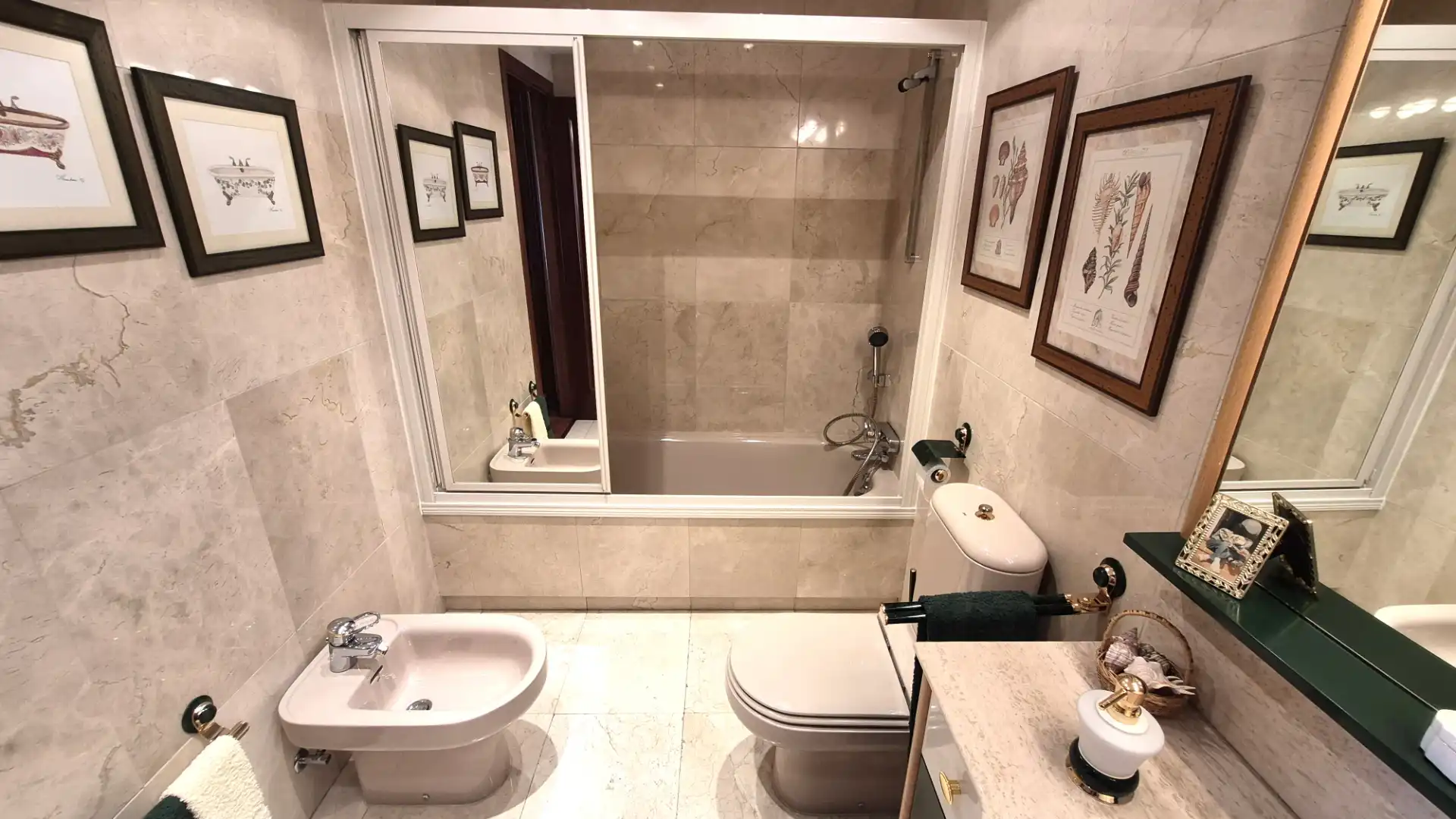 Bany de Casa o xalet en venda en Alcalá de Henares amb Aire condicionat, Calefacció i Parquet