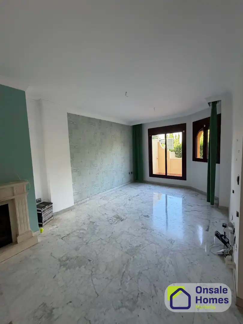 Habitación de Casa adosada en venta en Marbella con Aire acondicionado, Jardín privado y Terraza