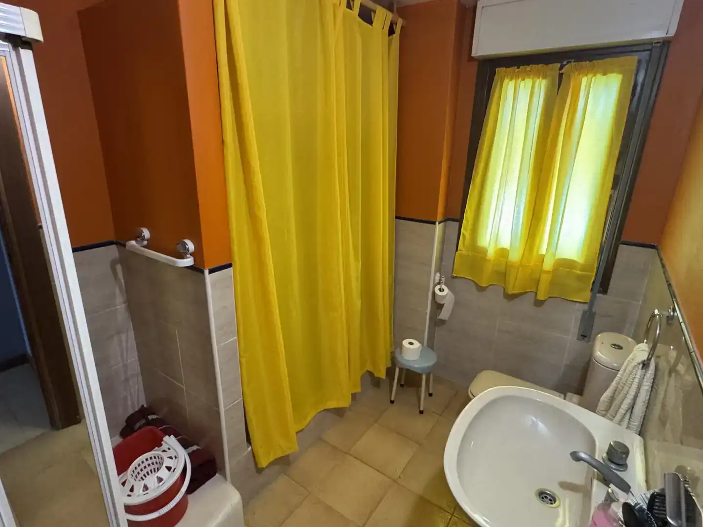 Bany de Finca rústica en venda en Lodosa amb Jardí privat, Piscina i Moblat