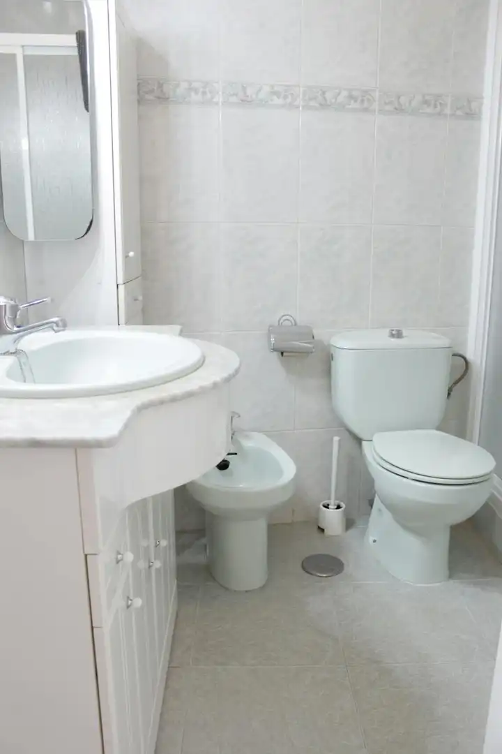 Bathroom of Flat for share in Sevilla  with Air Conditioner, Furnished and Washing machine