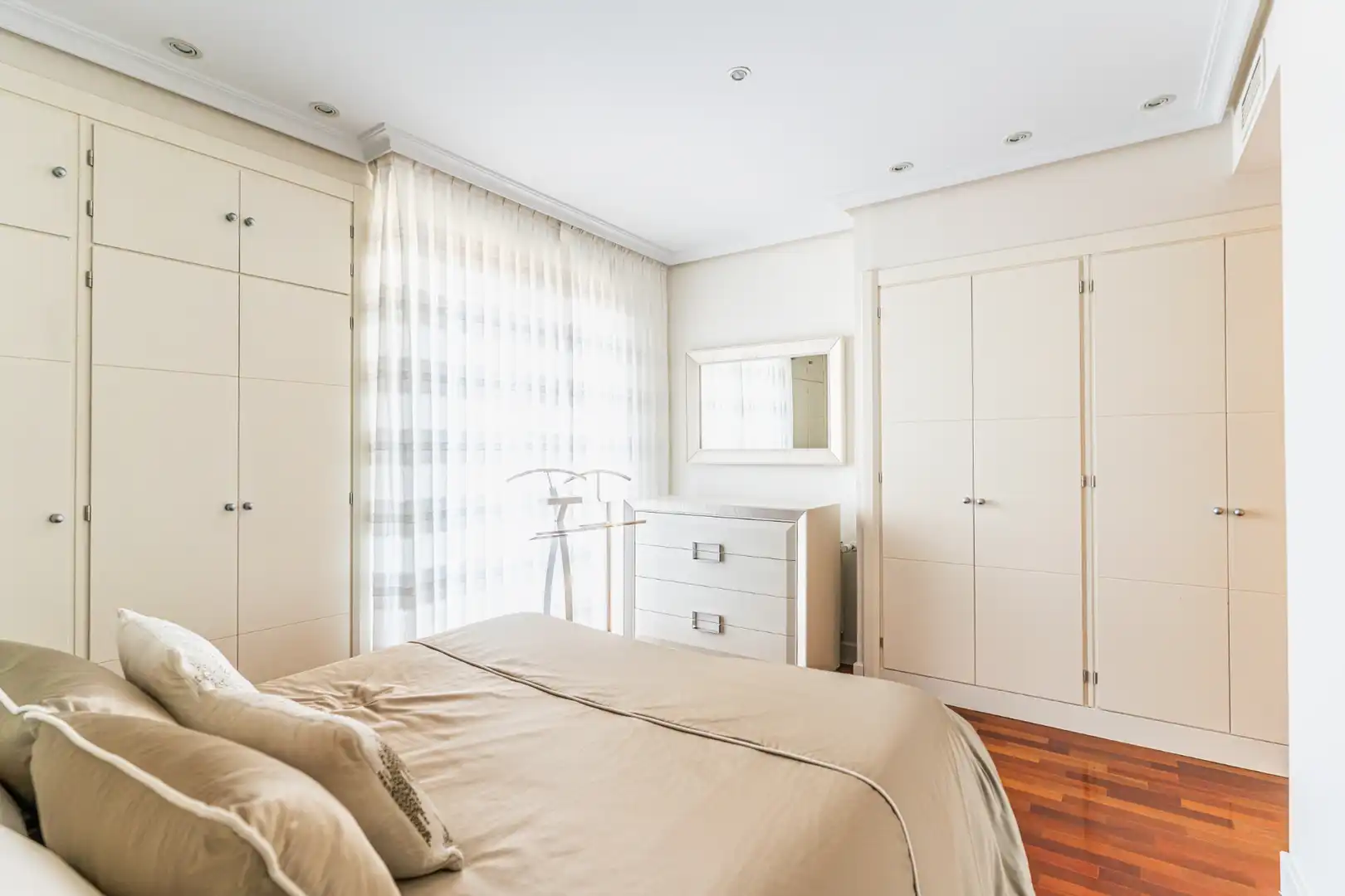 Schlafzimmer von Dachboden zum Verkauf in Majadahonda mit Klimaanlage, Heizung und Terrasse