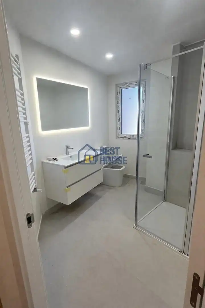 Bathroom of Flat for rent in León Capital   with Heating, Parquet flooring and Storage room