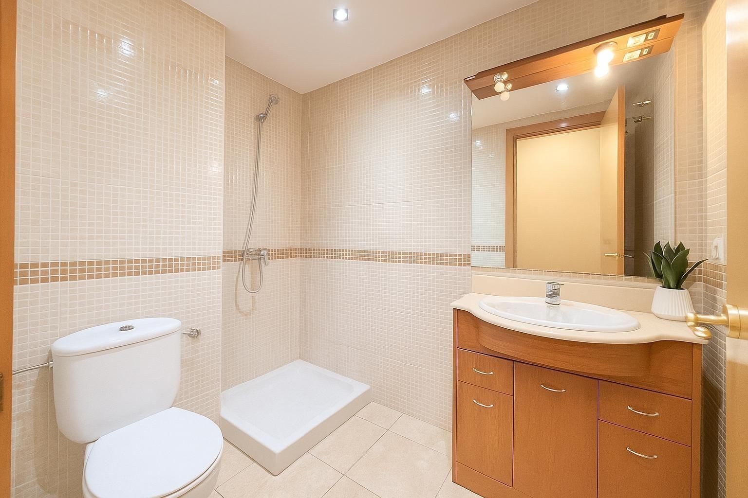 Bathroom of Flat for sale in Mollet del Vallès  with Air Conditioner, Heating and Balcony