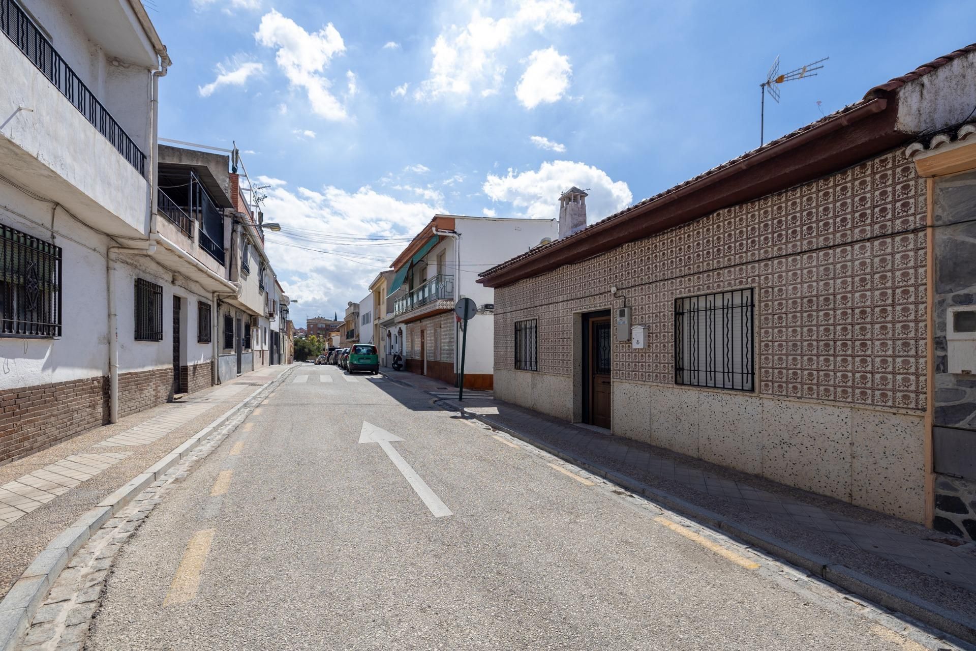 Exterior view of House or chalet for sale in  Granada Capital  with Terrace, Storage room and Balcony