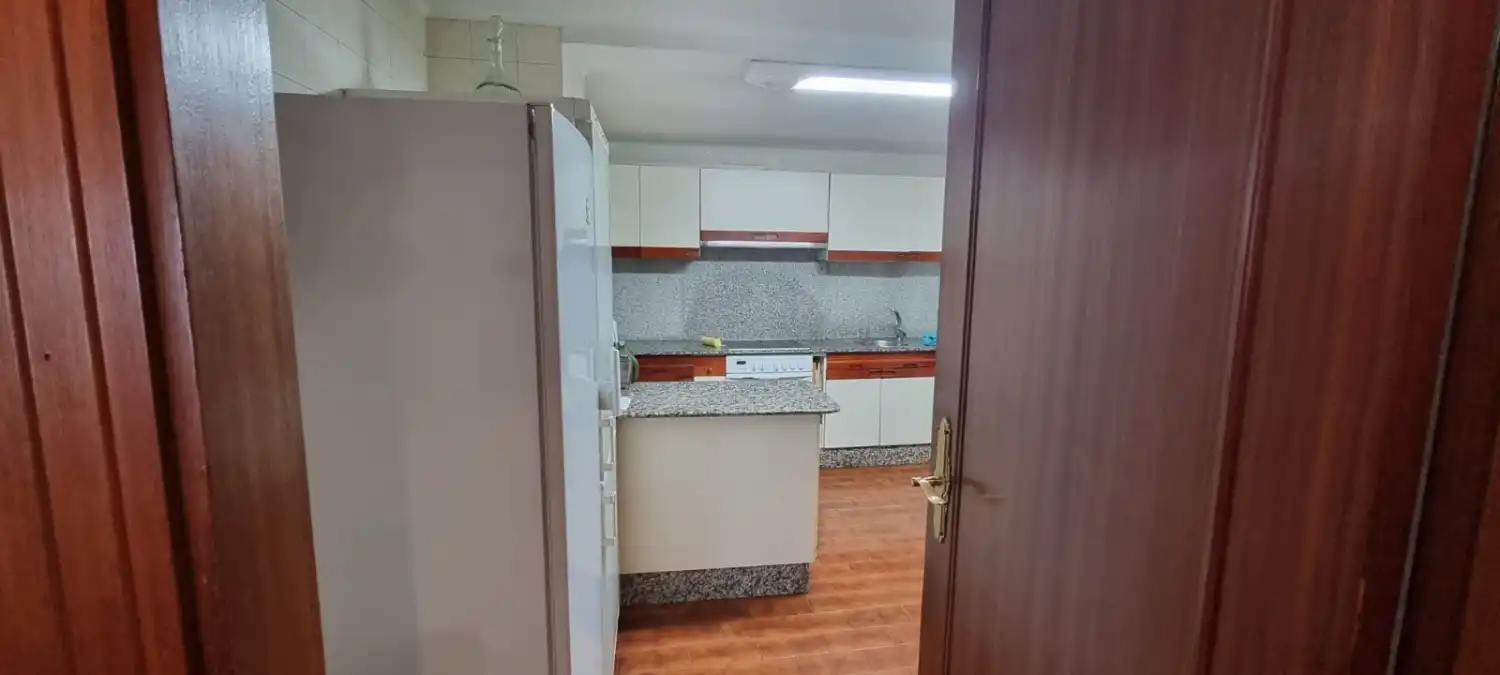 Cocina de Piso en venta en Vilagarcía de Arousa con Calefacción, Trastero y Amueblado