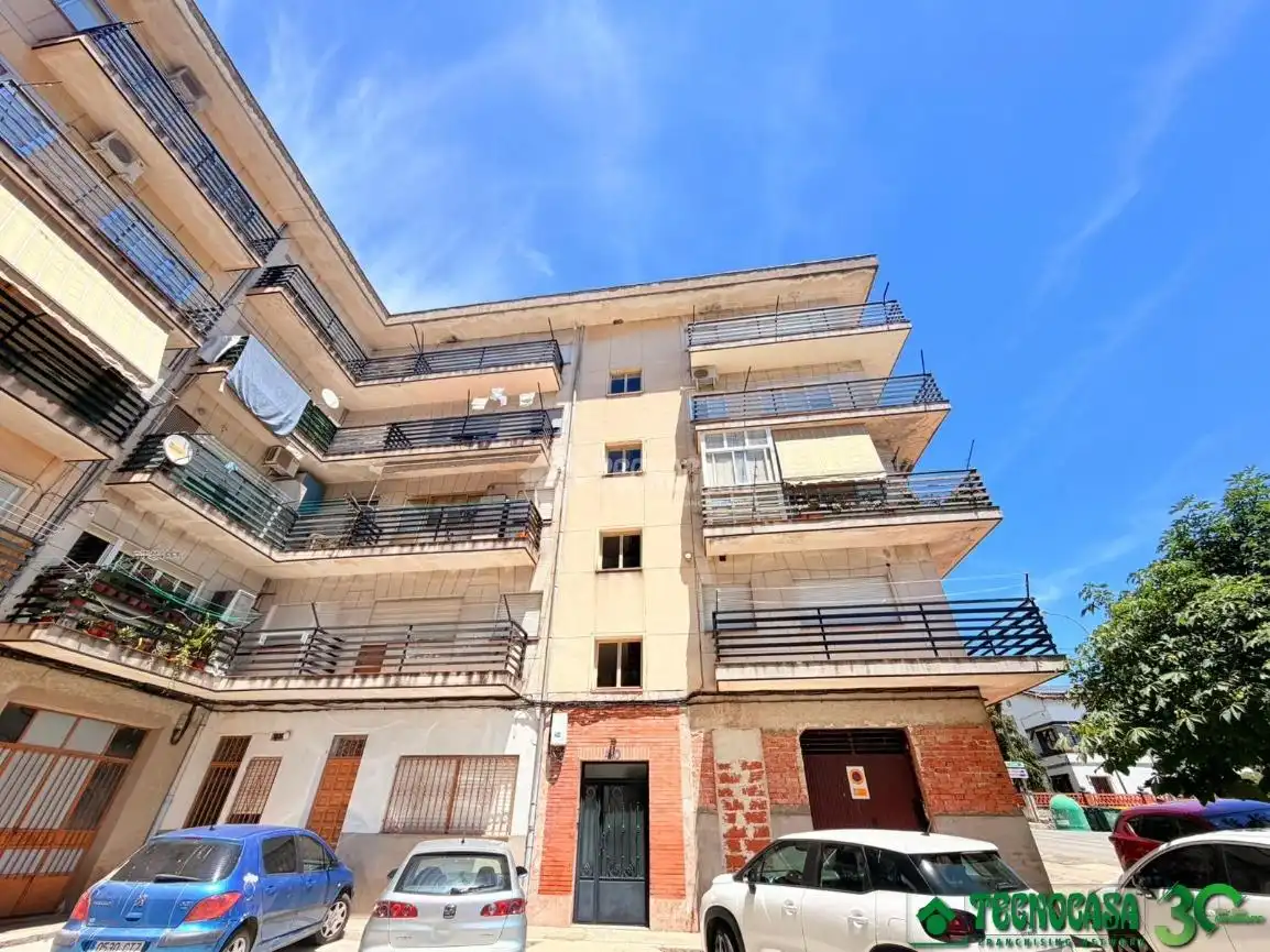 Vista exterior de Piso en venta en Mombeltrán