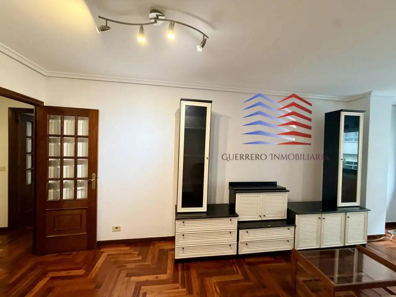 Sala de estar de Piso de alquiler en Vigo  con Calefacción, Parquet y Terraza