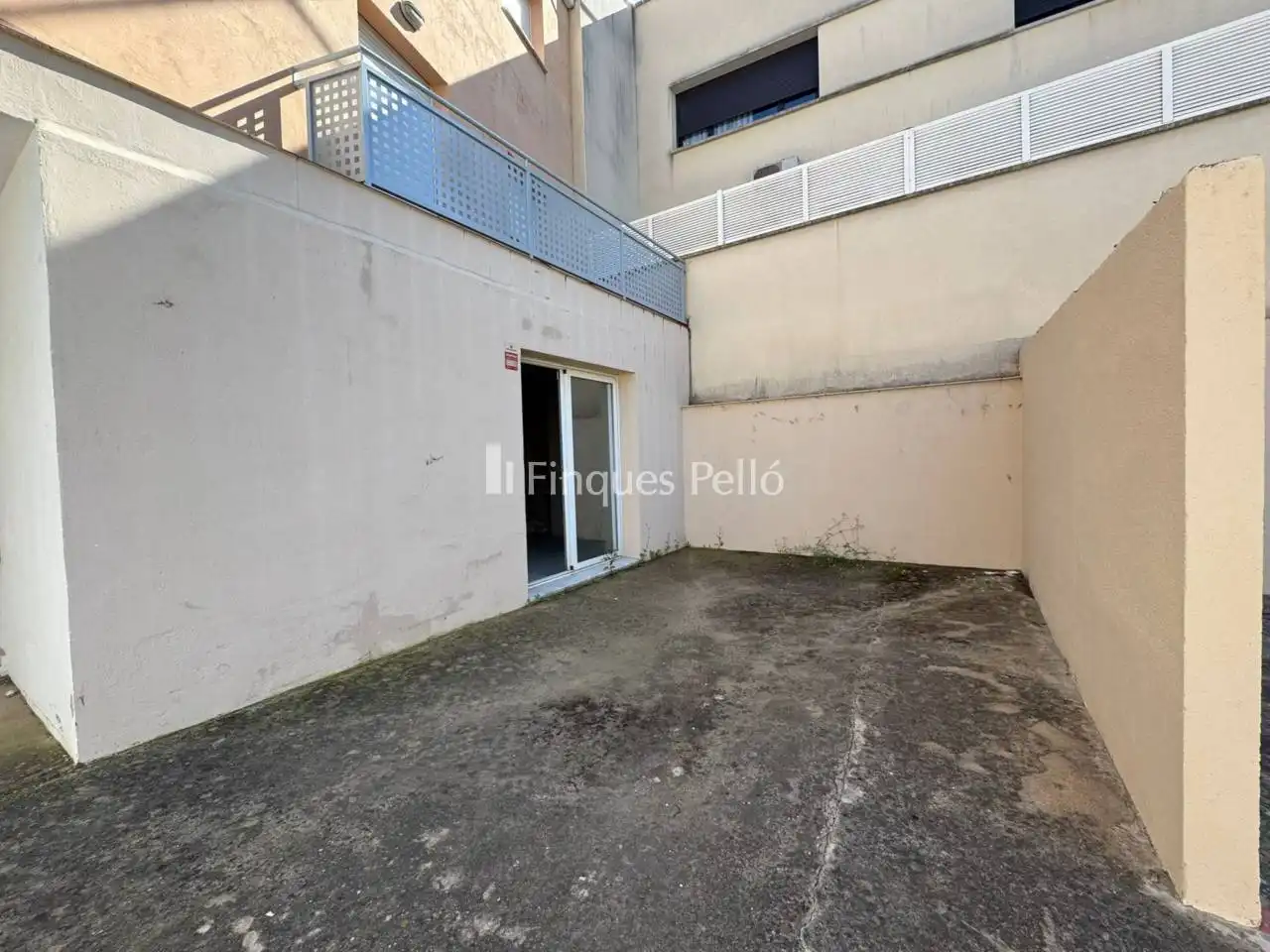 Terrassa de Local en venda en Sant Feliu de Guíxols amb Alarma