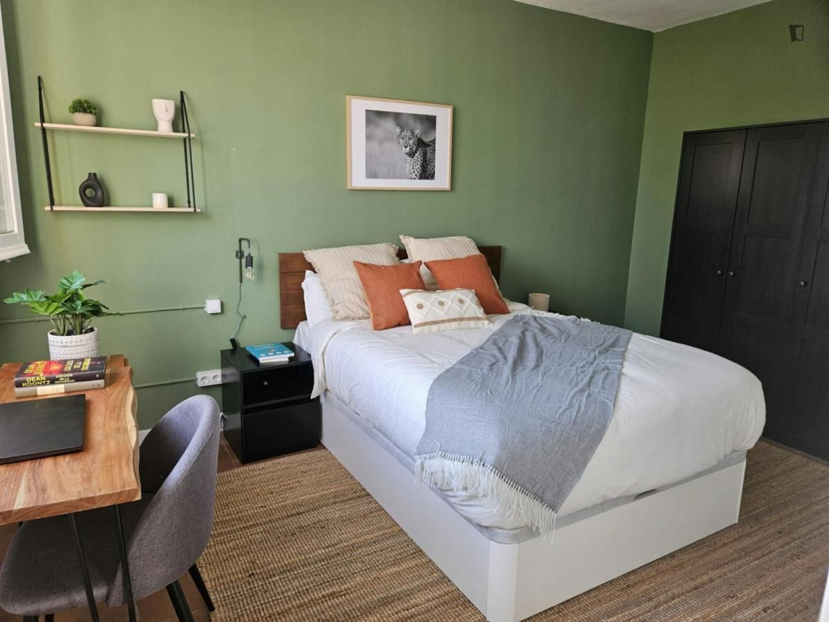 Bedroom of Apartment to share in  Barcelona Capital  with Heating, Furnished and Washing machine