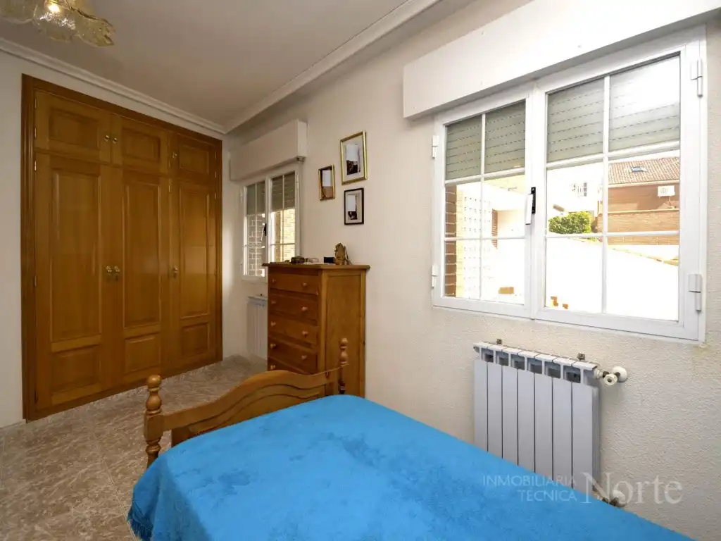 Dormitori de Casa o xalet en venda en Algete