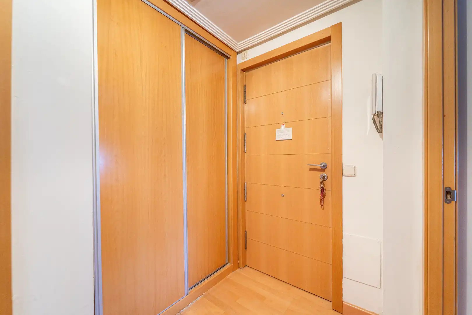 Flat for sale in Madrid  with Air Conditioner, Heating and Storage room