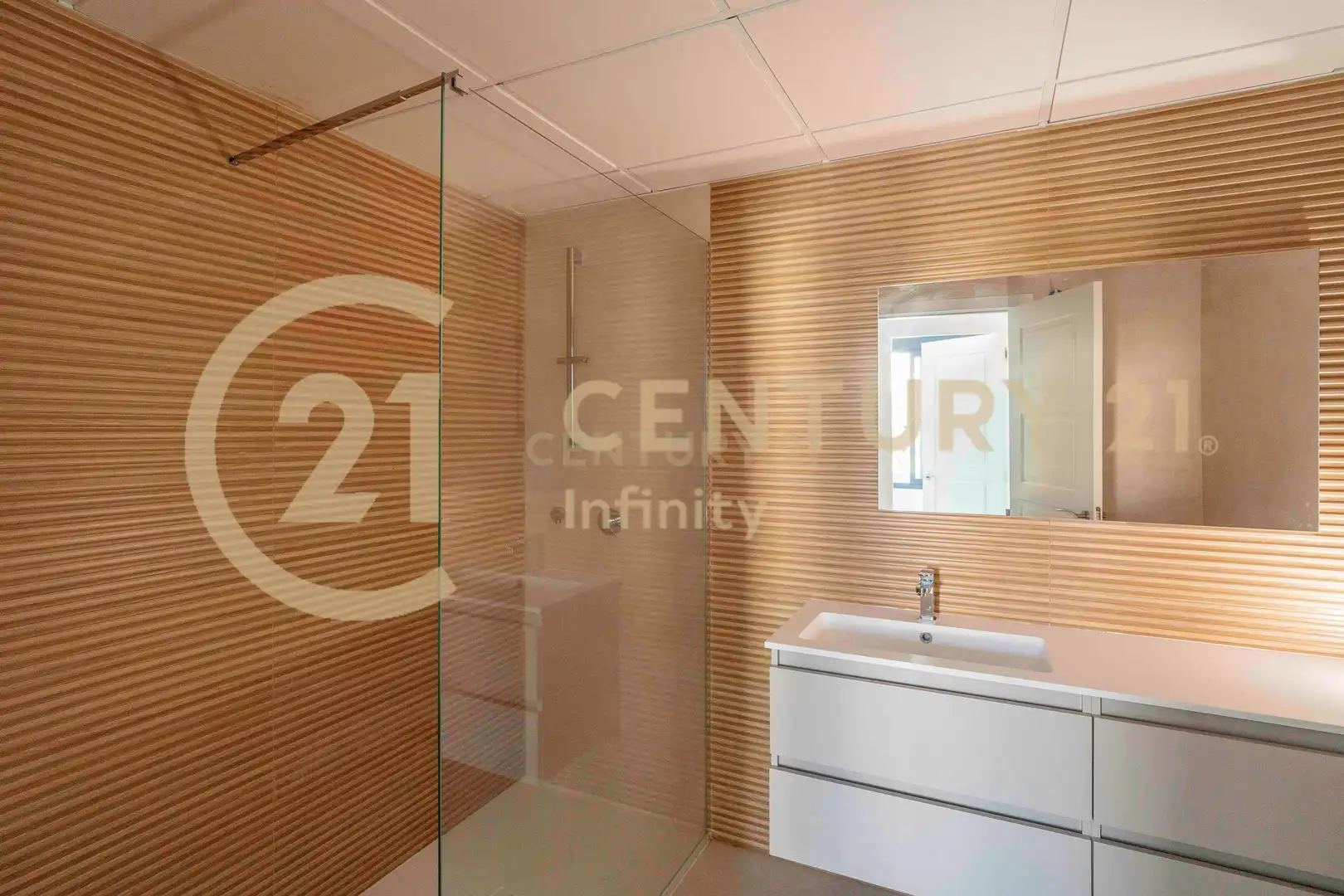 Baño de Apartamento en venta en Torremolinos con Aire acondicionado, Jardín privado y Trastero