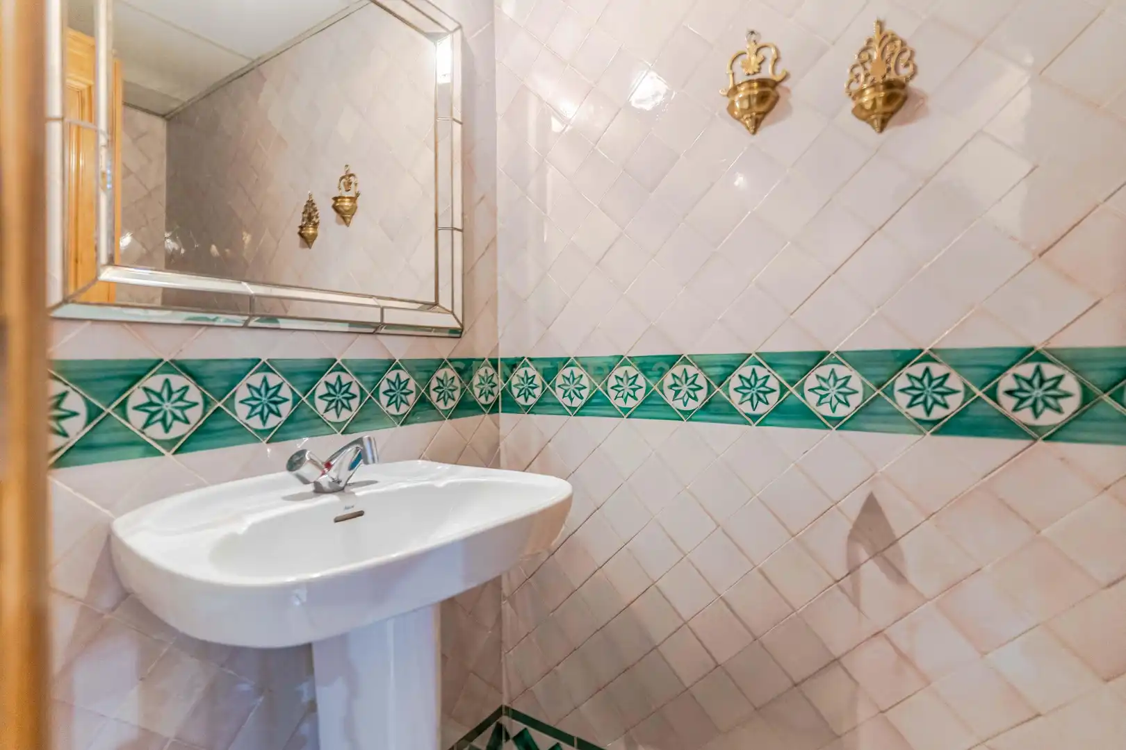 Baño de Dúplex en venta en Granada con Aire acondicionado, Jardín privado y Trastero