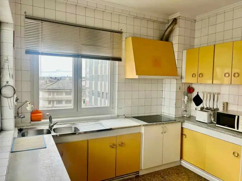 Cocina de Piso en venta en Lugo con Calefacción, Trastero y Amueblado