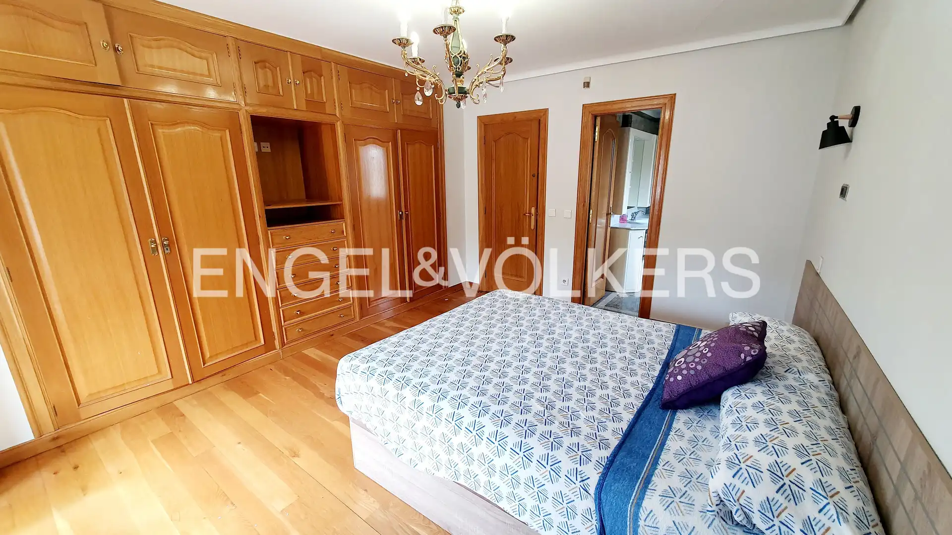 Habitación de Casa adosada en venta en Aguilar de Campoo con Calefacción, Jardín privado y Parquet