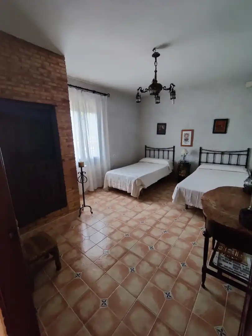 Chalet con piscina en venta en Fernán Caballero, imagen 2