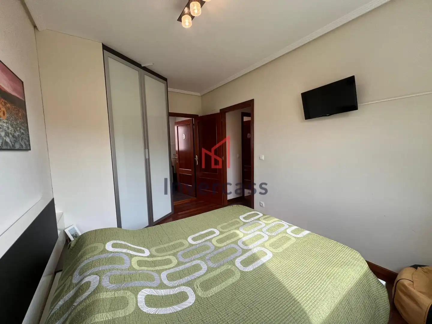 Habitación de Casa adosada en venta en Castro-Urdiales con Calefacción, Jardín privado y Terraza