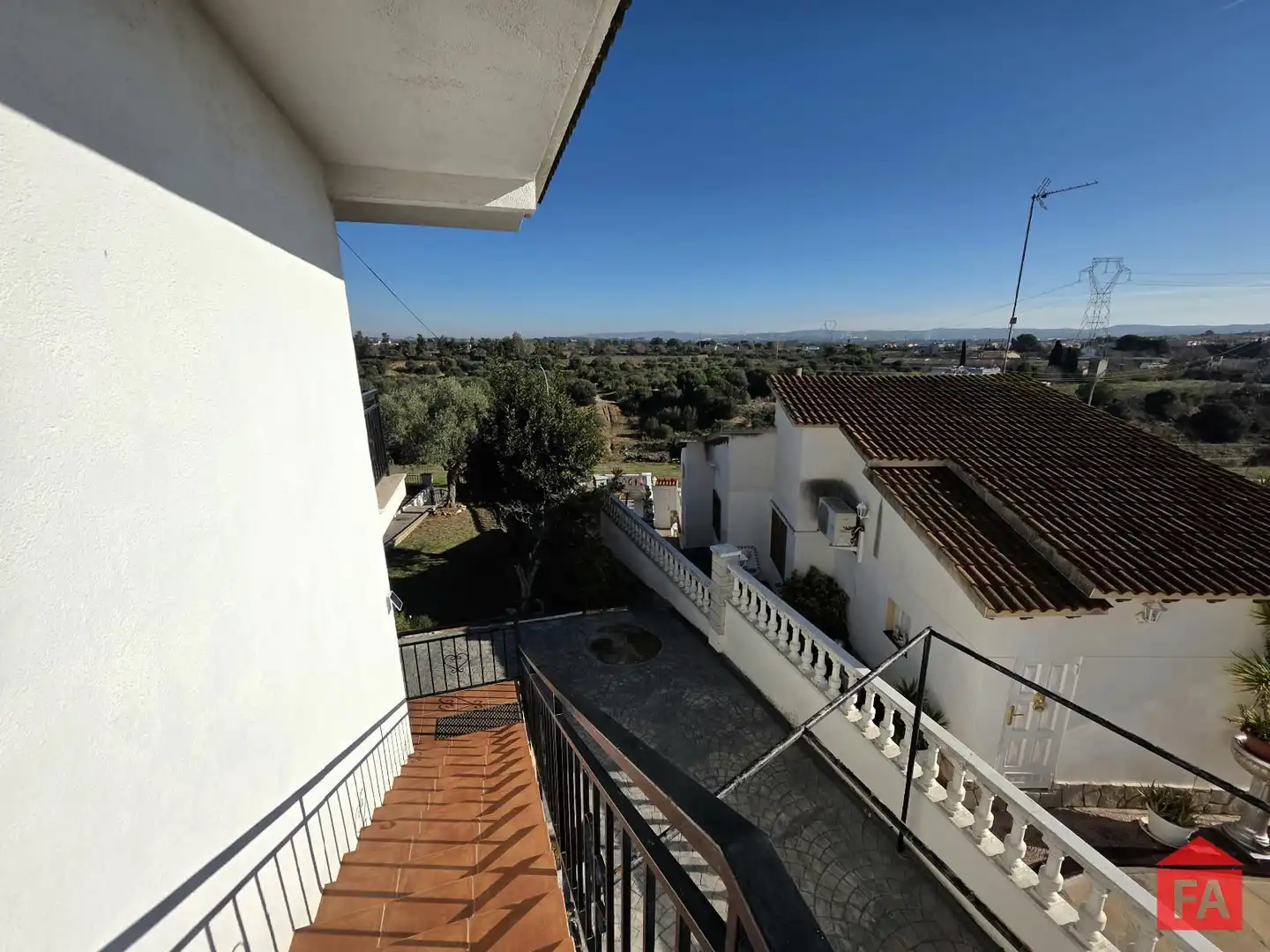 Vista exterior de Casa o xalet en venda en Albinyana amb Calefacció, Terrassa i Traster