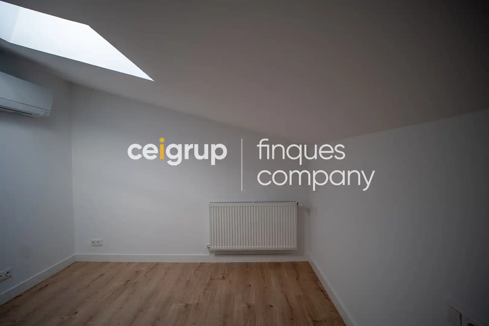 Dúplex en venta en Girona con Calefacción, Terraza y Piscina