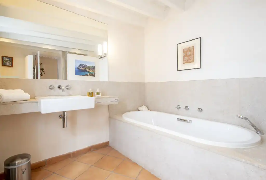 Badezimmer von Einfamilien-Reihenhaus zum Verkauf in Pollença mit Terrasse und Schwimmbad