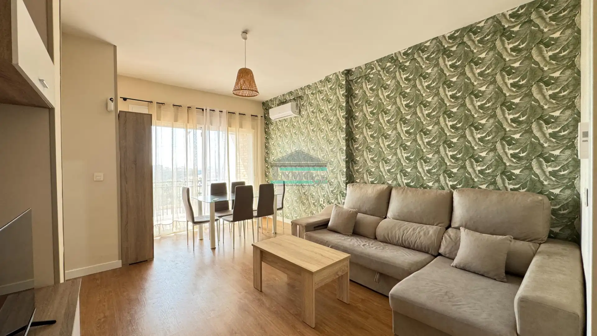 Living room of Flat for rent in Granada  with Air Conditioner, Heating and Terrace