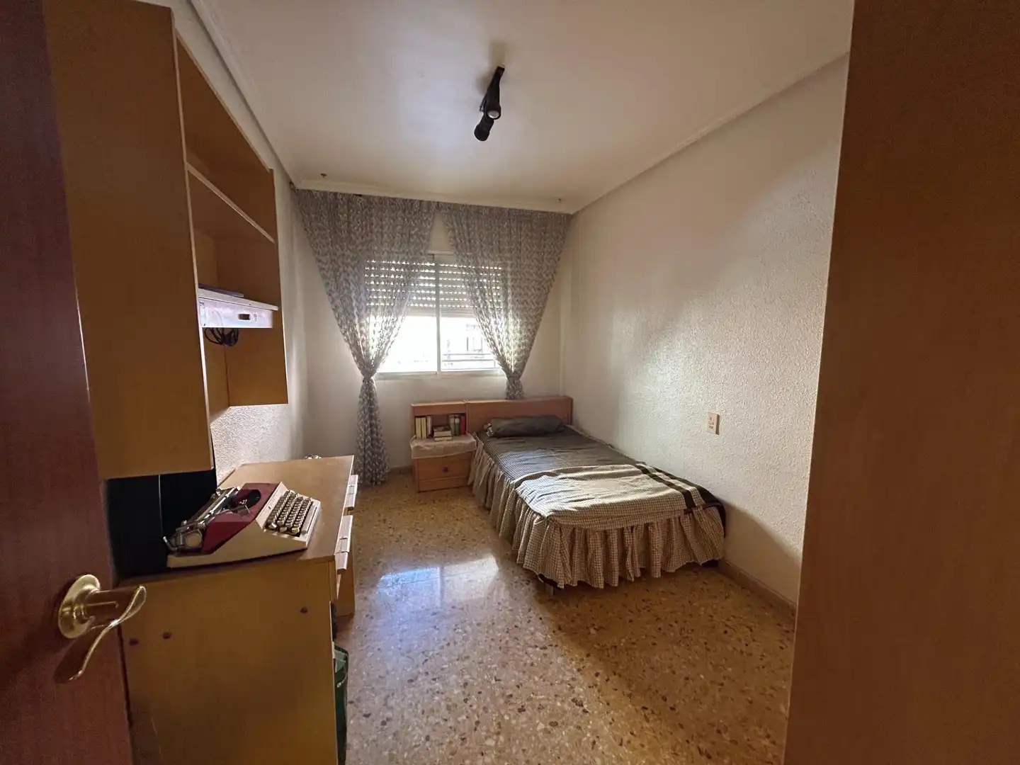 Habitación de Piso en venta en Castellón de la Plana / Castelló de la Plana con Balcón