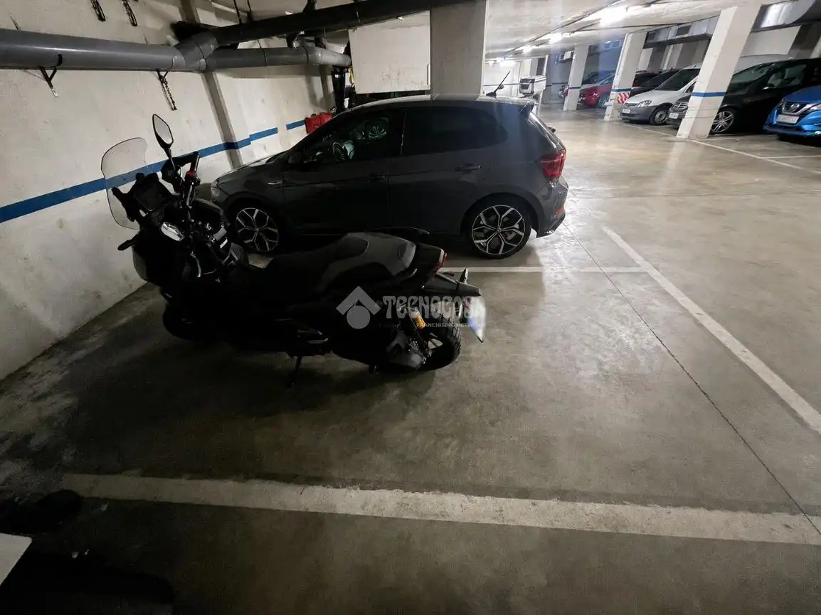 Parkplatz von Garage zum Verkauf in Barcelona
