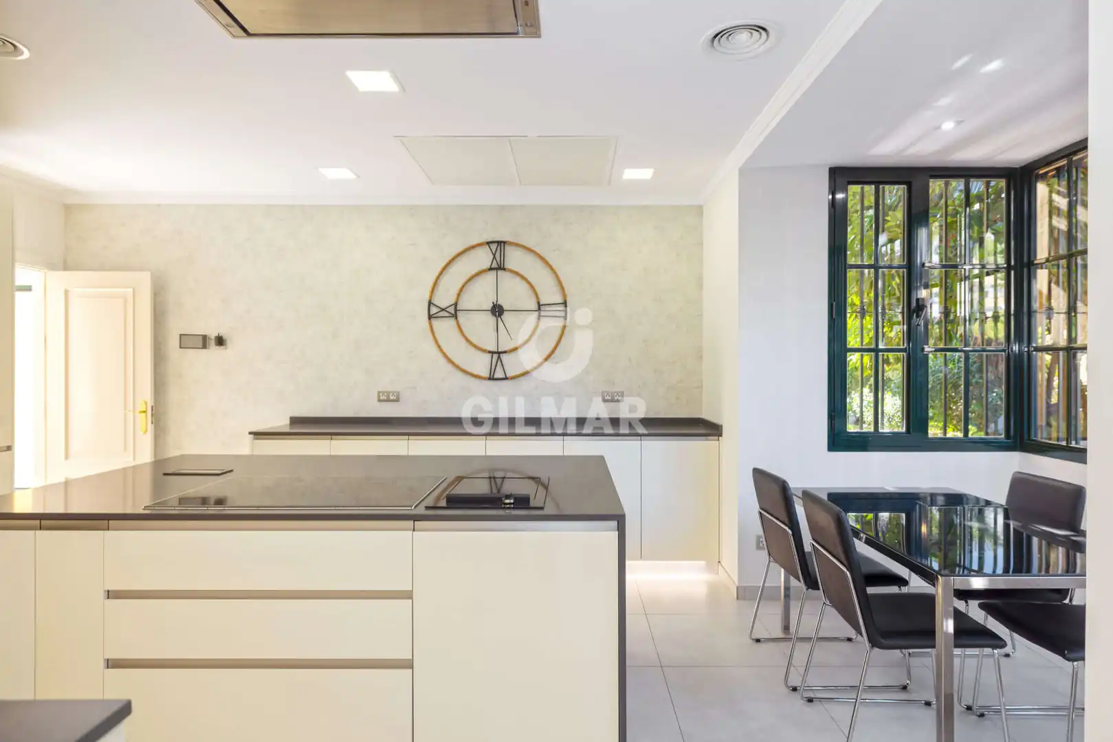 Cocina de Casa o chalet en venta en Estepona con Calefacción, Jardín privado y Piscina